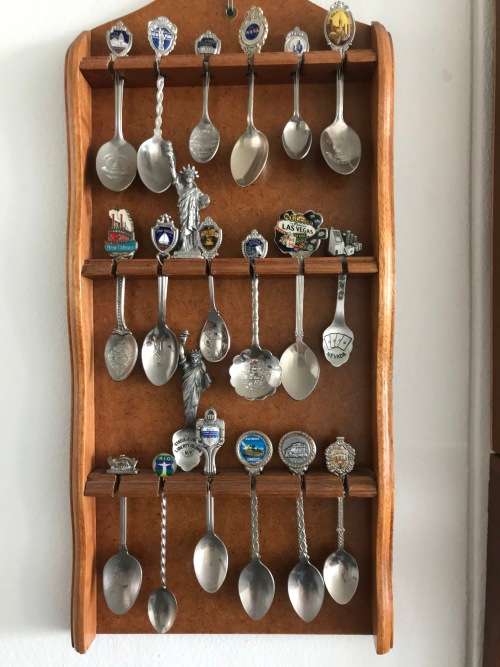 **** COLLECTION OF INTERNATIONAL, SA. and  GOLDEN BIRD SPOONS ****