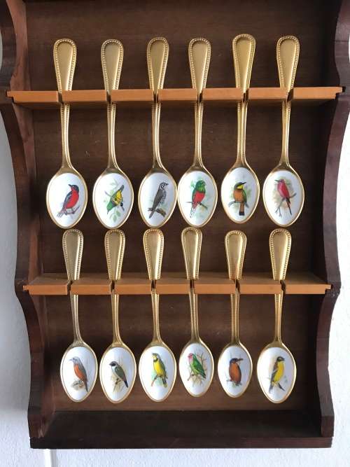 **** COLLECTION OF INTERNATIONAL, SA. and  GOLDEN BIRD SPOONS ****