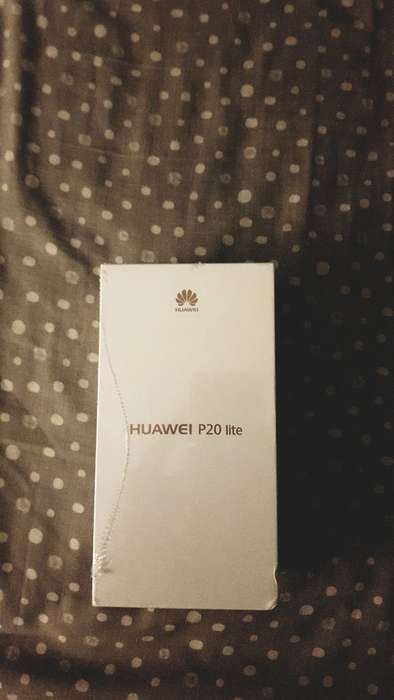 Huawei P20 Lite (Black - 64GB)