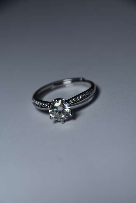 `R7000` Engagement Ring With Certificate Of Authentication!!!