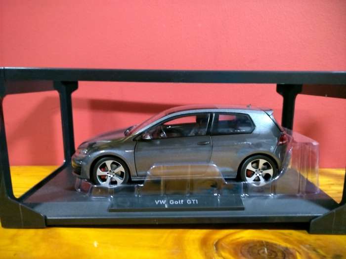 NOREV VW GOLF GTI 1/18 DIECAST MODEL