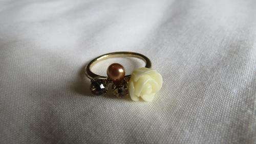 Sass Diva Flower Ring *MASS CLEARANCE*