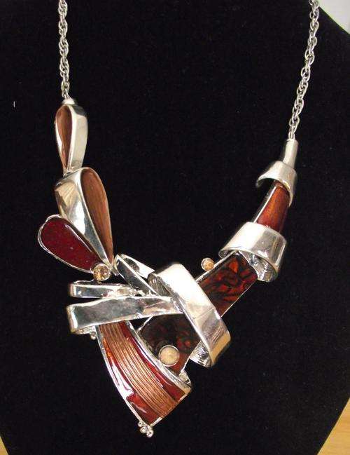 LOVELY ENAMELED RUST COLOR SLVERTONE  NECKLACE