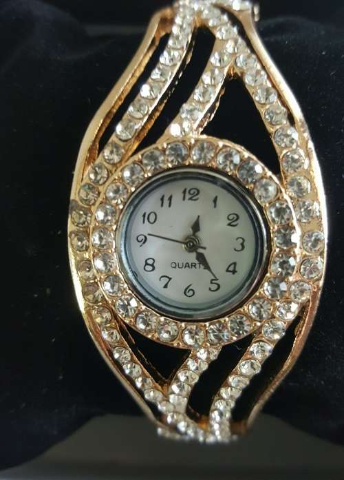 Ladies Gold Rhinestones Bangle bracelet wristwatch