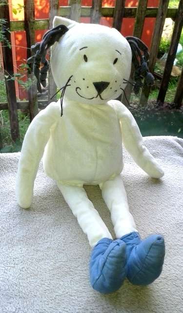 Funky Foozy the cutest cat!  Adorable! 43cm.