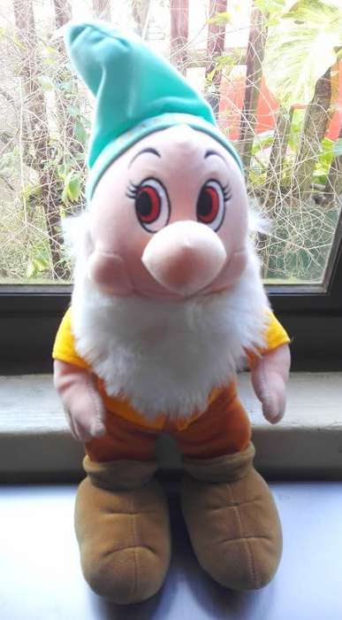 Collectable! Disney`s Mammolo (Bashful) Dwarf Bean Bag Plush.  38cm.