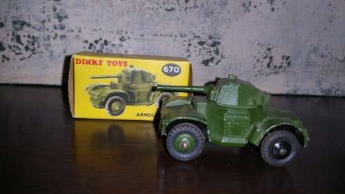 DINKY TOYS 670 ARMOURED CAR  with original box
