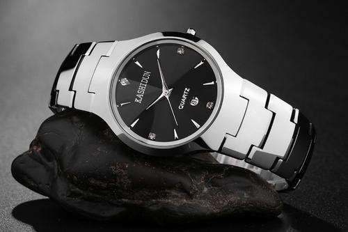 men watch