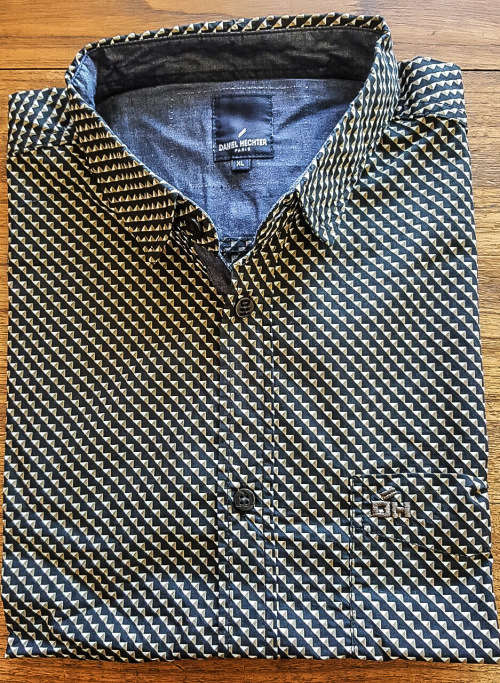 DANIEL HECHTER ORIGNAL 100% COTTON L/S SLIM FIT SHIRT SIZE MEDIUM!!!!MARKET VALUE R999.99