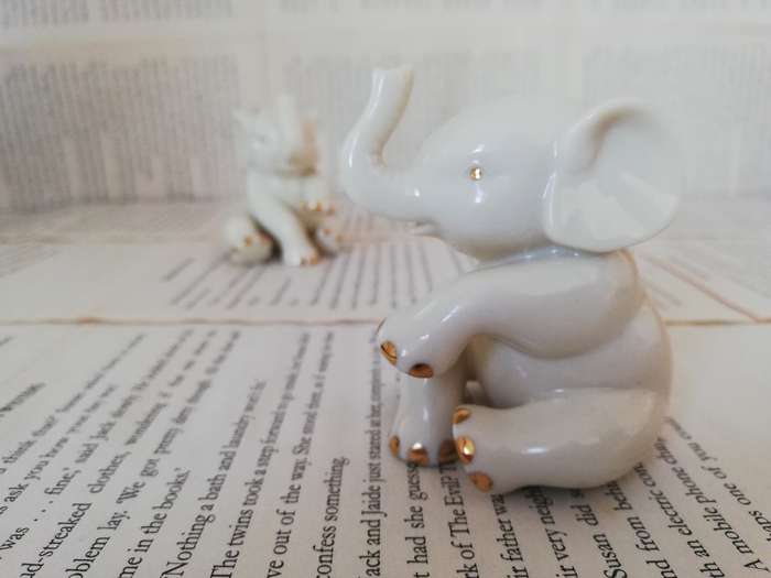 Ivory and Gold Elephant Figurine Fine China w/24 kt Gold Accent [Set of 2][Lenox]