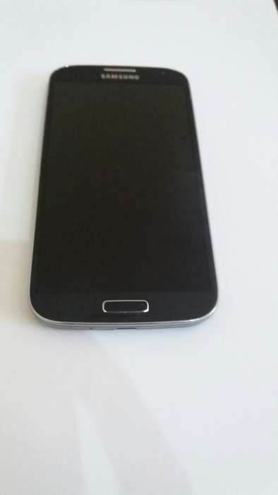 S4 Samsung 32 gig  in Good Condition - Free New Cover & Glass Screen Protector & Powerbank