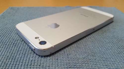 iPhone 5 64GB White {Good Condition 7.5/10} (6 Month Warranty)