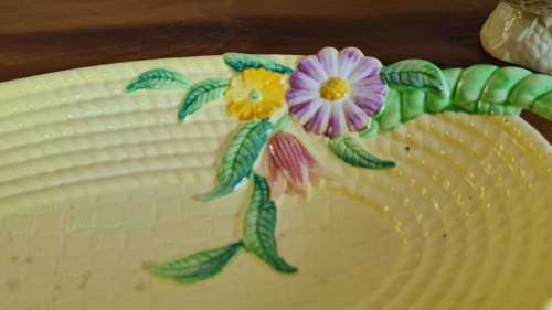 Carlton Ware Australian Design Yellow Leaf Shaped Foo
