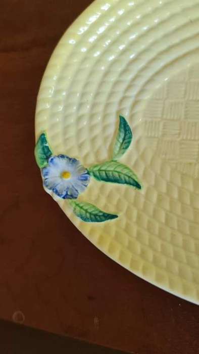 Carlton Ware Australian Design Yellow Leaf Shaped Foo