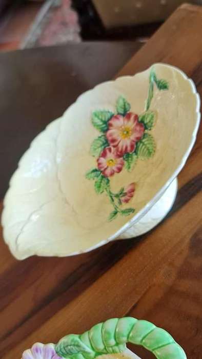 Carlton Ware Australian Design Yellow Leaf Shaped Foo