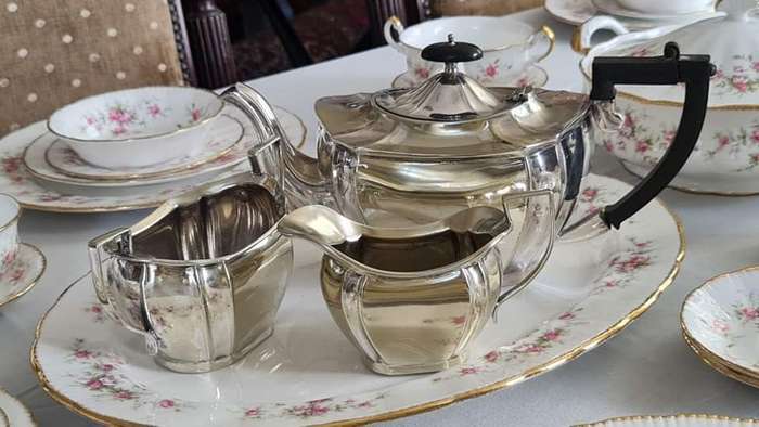 Silver Plated Tea Set. Beautiful Classic Lines. Stamped. Teapot, Milk Jug and Sugar Basin.