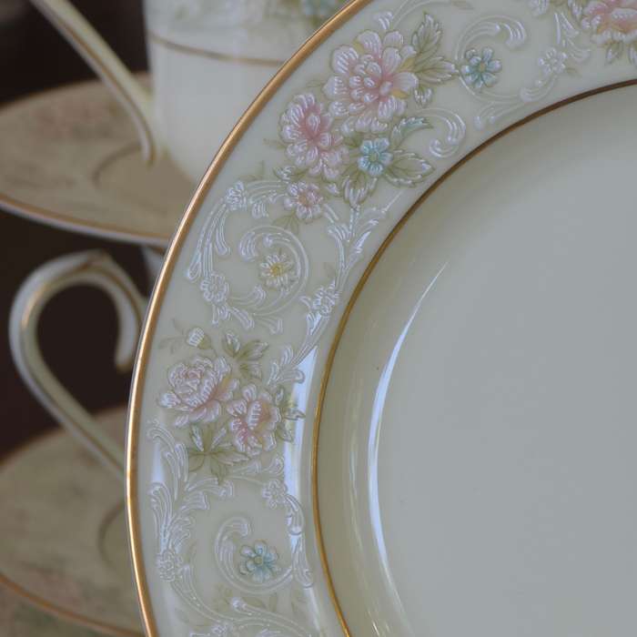 Discover the Timeless Elegance of Noritake Willowbrook Bone China - 8 Trio Sets Available