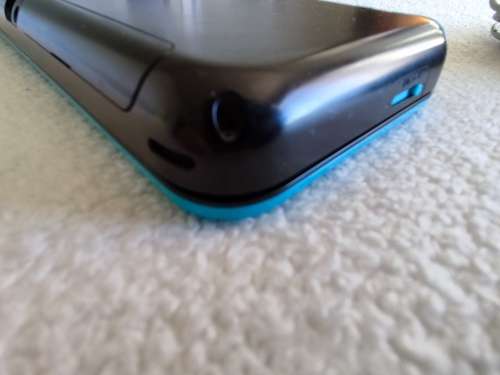 Nintendo 2ds xl with original charger and memory card