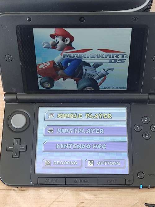 Nintendo 3DS XL + Original Charger + Memory Card