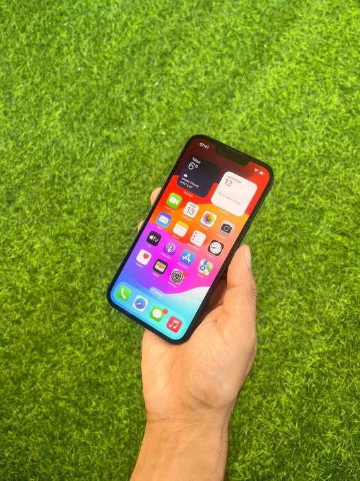 iPhone 13