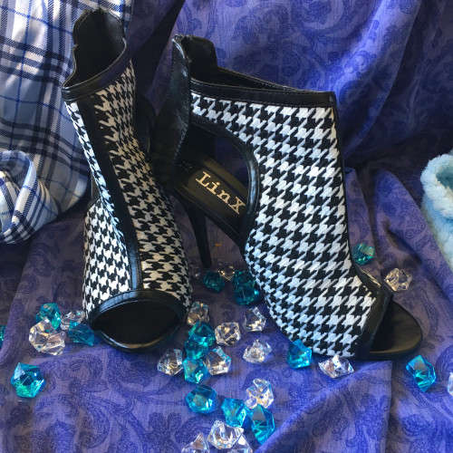 Houndstooth Peepers