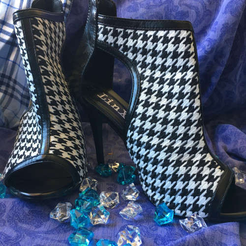 Houndstooth Peepers