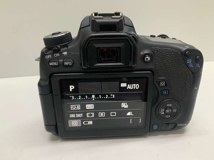 Canon EOS 760D, 24.2 Mpx , 18-55mm STM zoom lens