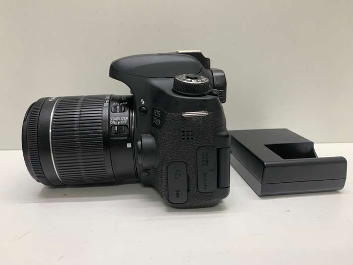 Canon EOS 760D, 24.2 Mpx , 18-55mm STM zoom lens