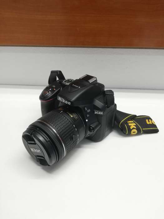 Nikon D5300 DSLR 24.2MP with 18-55mm DX VR Lens