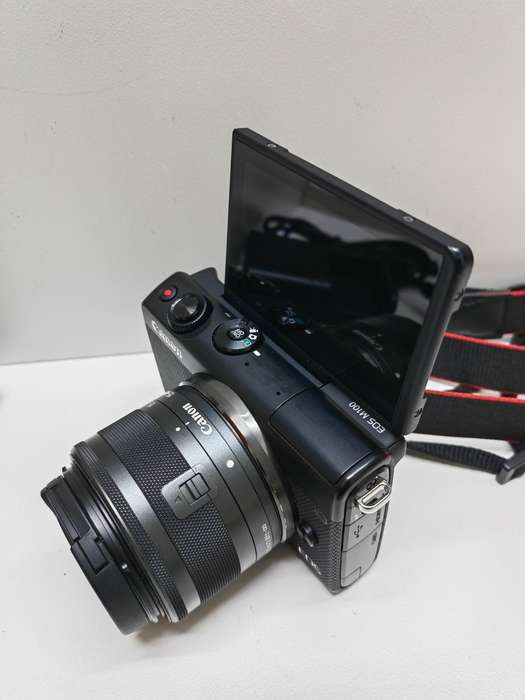 Canon EOS M100 Mirrorless Camera + 15-45mm IS STM (Black)