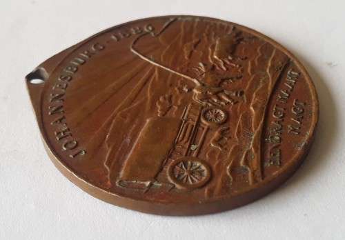 1936 Johannesburg Empire Exhibition Bronze medallion. `Eendragt Maakt Magt`.