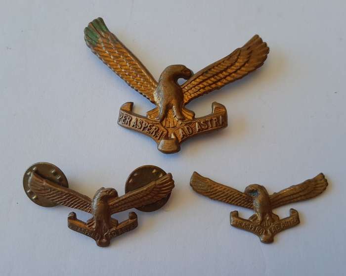 Early SA Air Force Badge Set. Cap And 2 x Collar. `Per Aspera Ad Astra`.