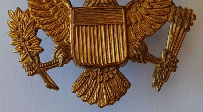 WW2 US Air Force Officer`s Cap Badge.