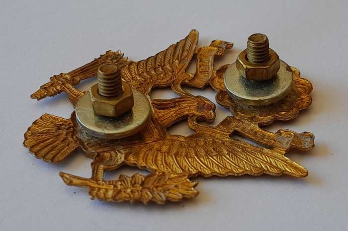 WW2 US Air Force Officer`s Cap Badge.