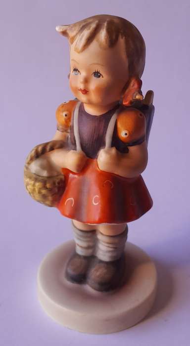 Hummel `School Girl` Figurine. 1960-1972.