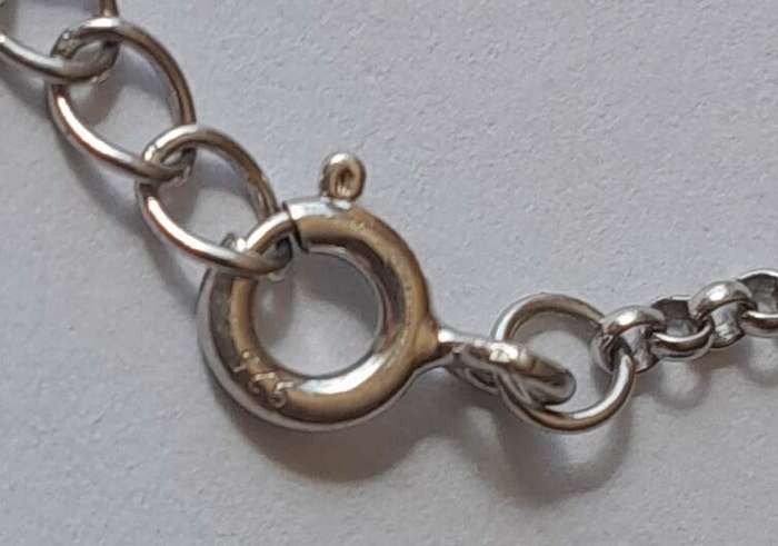 Vintage Solid Sterling Silver Bracelet With 5 Oceanic Charms.