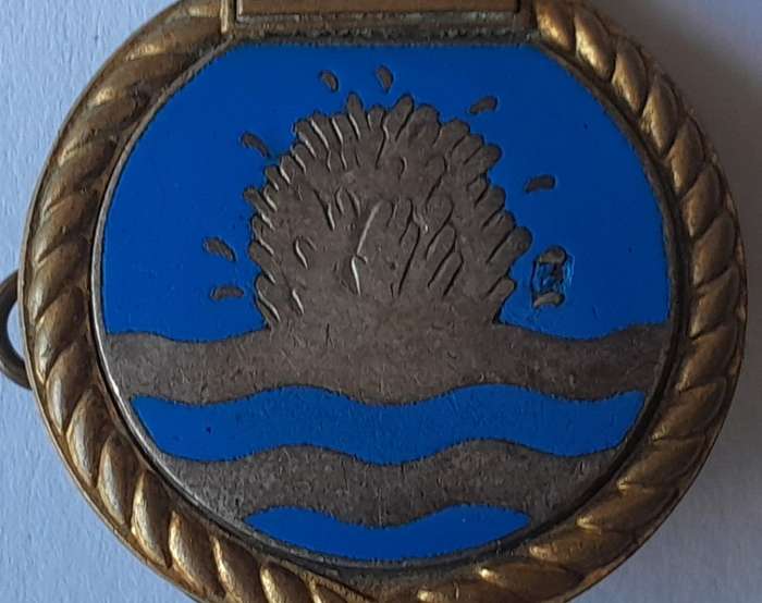 British Royal Navy Minewatching Service Cap Badge (1954-1962). Backplate And Lugs Intact.