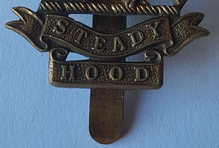 WW1 Hood Battalion Royal Naval Division Cap Badge. Maker : J.R. Gaunt, London. Slide Intact.
