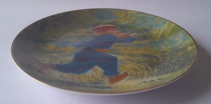 Vintage Plate By Viletta. `Touchdown` By Artist `Thornton Utz`. Signed And Dated. 22 cm.