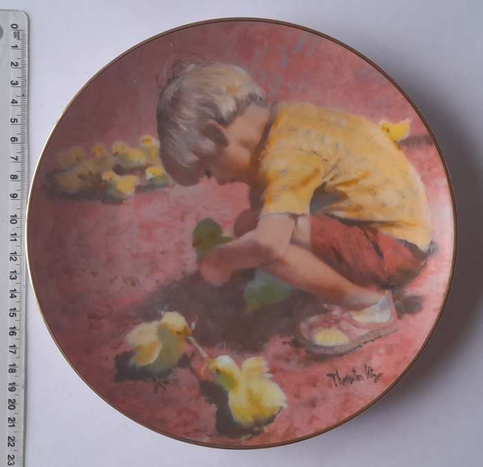 Vintage Plate By Viletta. `Feeding Time` By Artist `Thornton Utz`. Signed And Dated. 22 cm.