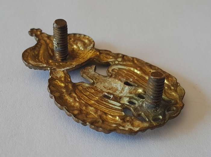 WW2 Italian Royal Air Force Visor Cap Badge. Lugs Intact.