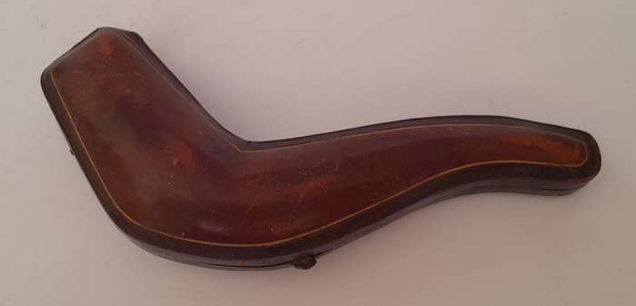 Antique Meerschaum Pipe with Original Fitted Case. Hand Carved.
