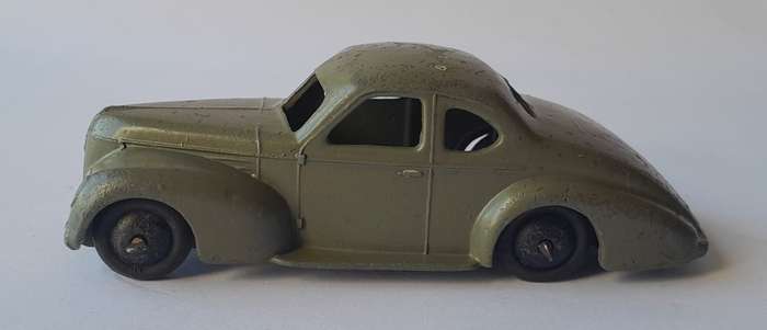 Vintage Dinky Toys `Studebaker State Commander Coupe` By Meccano Ltd.