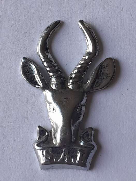 Vintage SA Infantry Brass Cap Badge and Chrome Collar Badge.