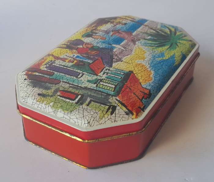 Vintage South African Darling Toffee Tin. 14.5 x 9.5cm.