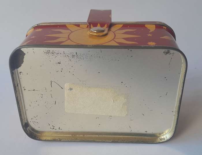 Vintage `Valeur` Metal Basket Tin. 10.5 x 7.5cm.