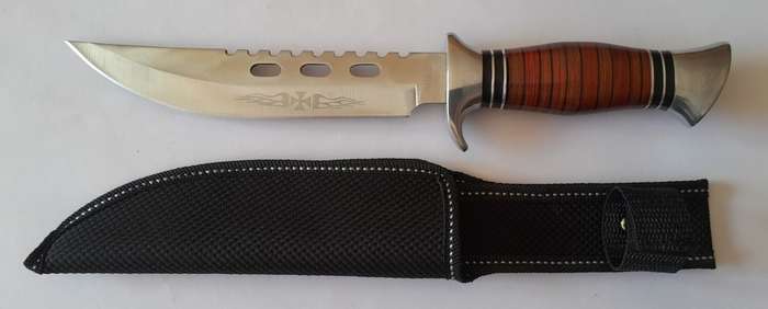U.S.A. Saber Columbia 440C Tactical Knife with Belt Sheath.  30.5cm.