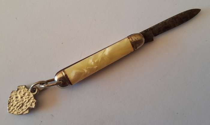 Vintage Richards, Sheffield Single Blade Mini Pocket Knife. "Cape Town".  11cm.