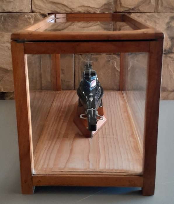 Early WW2 US Submarine Hand Crafted Wooden Model In Oak Display Case (64 x 27cm). Collection Only.