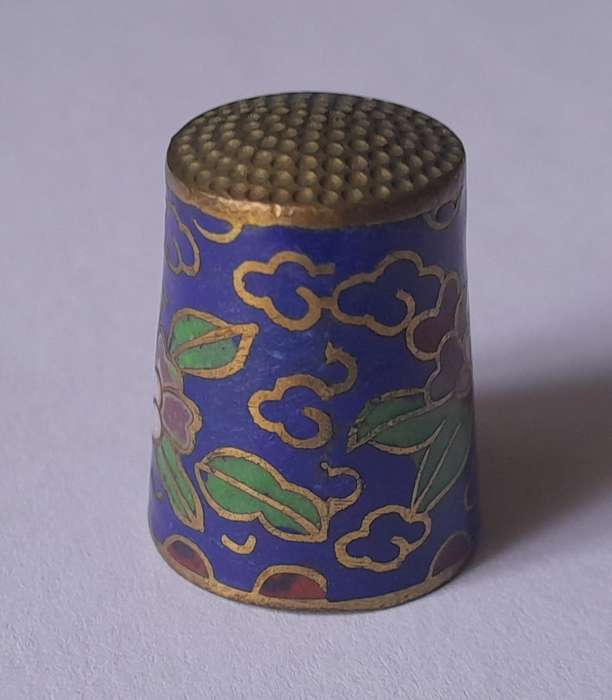 Vintage Chinese Cloisonne enamel thimble.